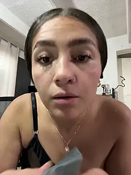 Alyha_Cortes's cam snapshot