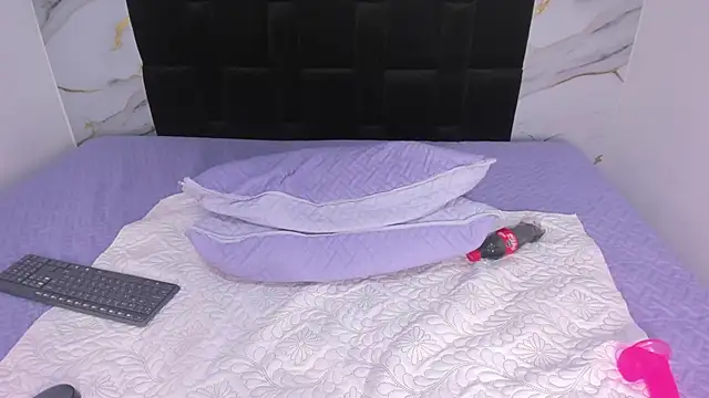 emmma_moon's cam snapshot