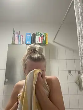 BlondieJujuVibe's web cam