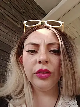 madelaine- live sex cam