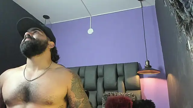 Lyon_vach live sex cam