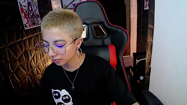 lunarichy22's cam snapshot