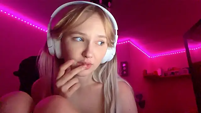 KarinRobertson's cam snapshot