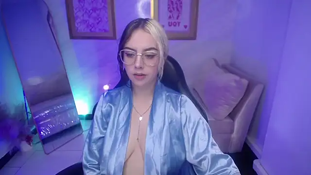 Hela_v's cam snapshot