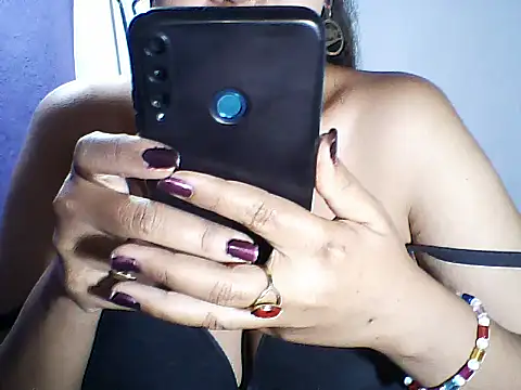 layanah12's cam snapshot