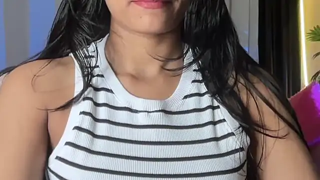 Wow-nisha's cam snapshot