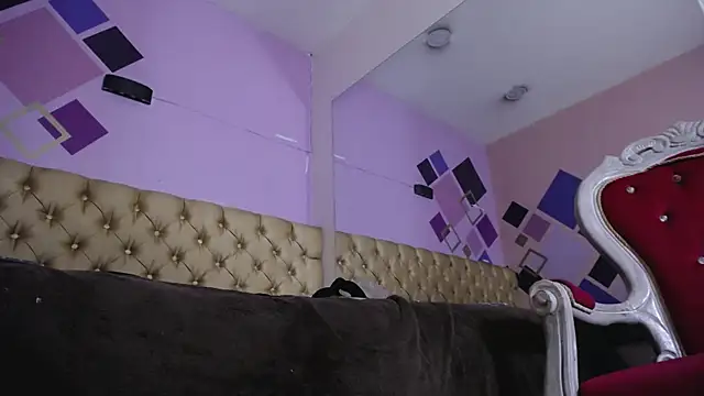 Alanna_Foxx_'s cam snapshot