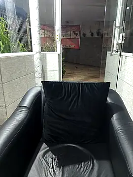 Irresistible24's cam snapshot