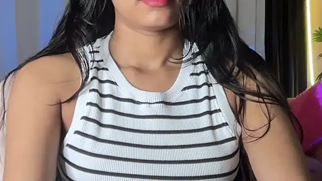 Wow-nisha's cam snapshot