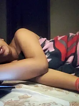 Love_bitsss's cam snapshot