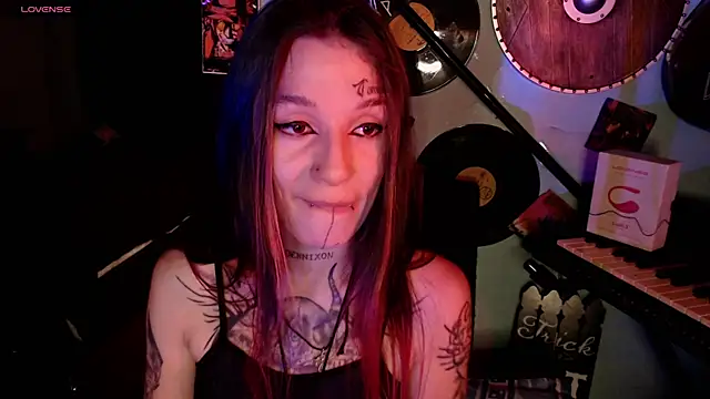 lilithword's cam snapshot