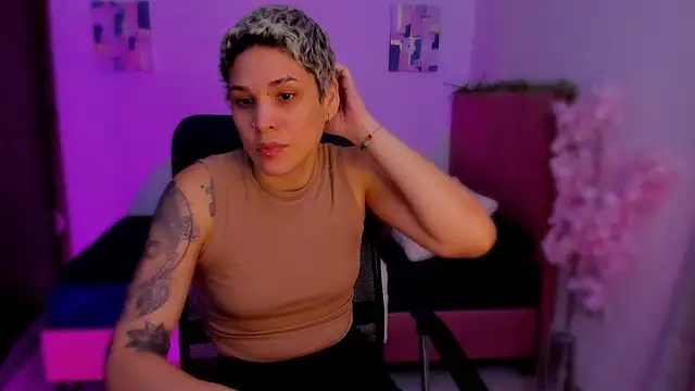 Charlee_pink's web cam