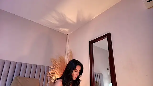 Nina_Cavaali's cam snapshot