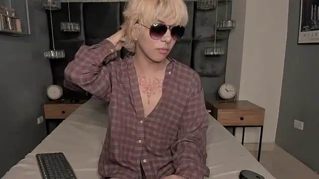 OliIverr22 live sex cam