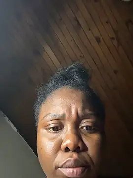 Bootytinah's cam snapshot