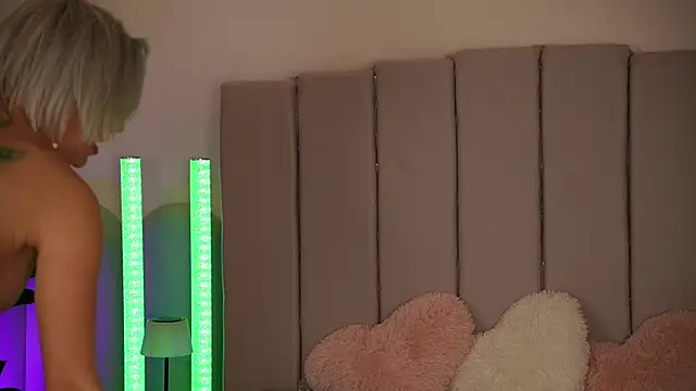 VickySecret96 live sex cam