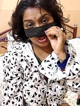 Naughty-Chaaya's cam snapshot