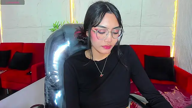 AzuraKindong's cam snapshot