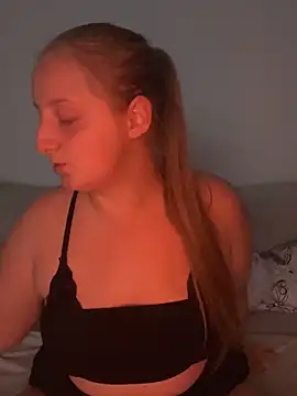 young_hailey's web cam