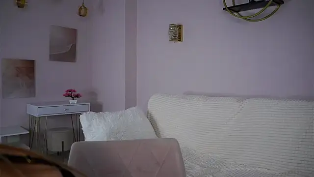 SunnivaCovil live sex cam