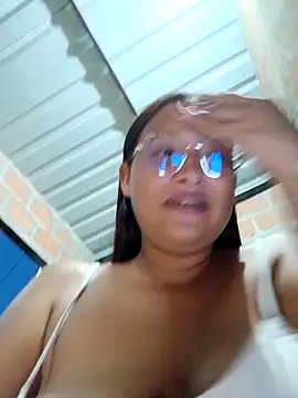 young_dairy01's cam snapshot