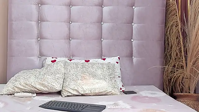 AuraRey's cam snapshot