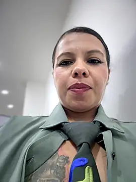 Ariana-07 live sex cam