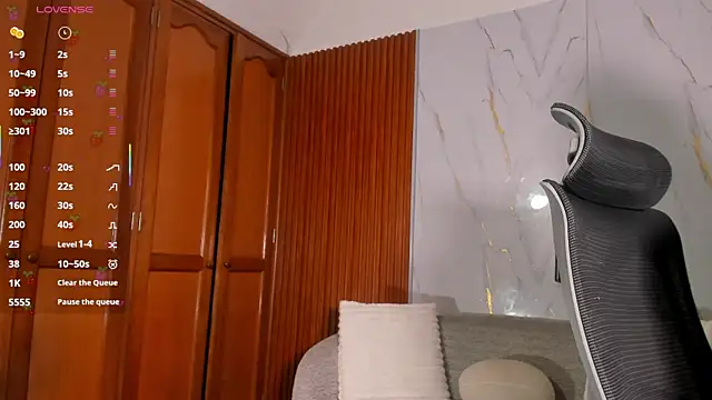 emily_roousee live sex cam