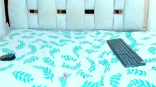 Lois_Cullen's cam snapshot