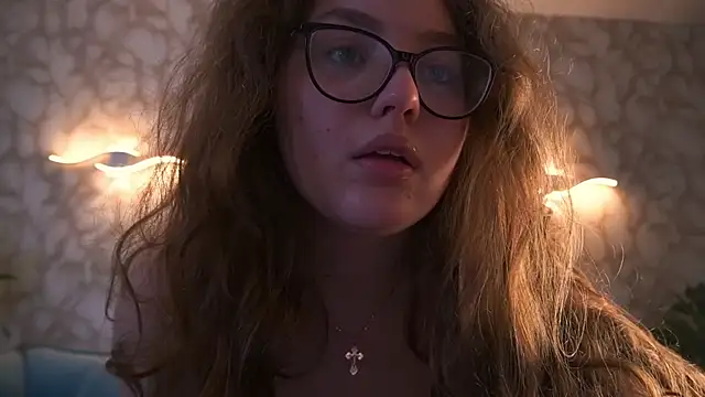 LuxSopphia's cam snapshot