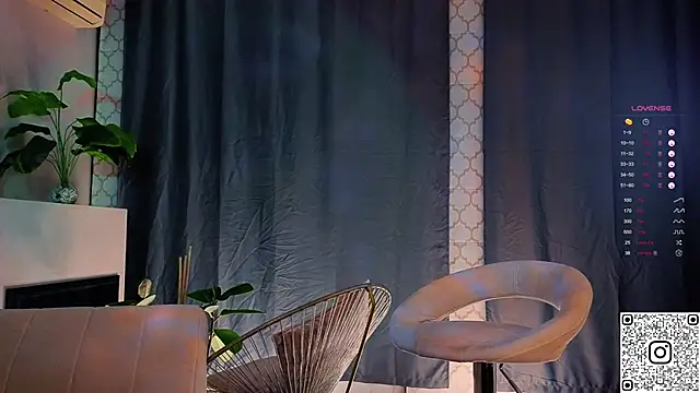 GildedKitten's cam snapshot