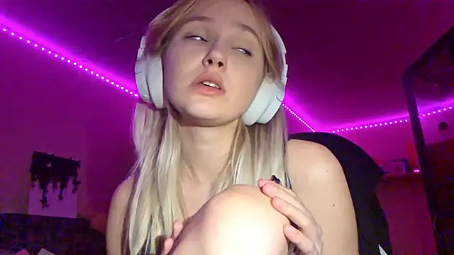 KarinRobertson's cam snapshot