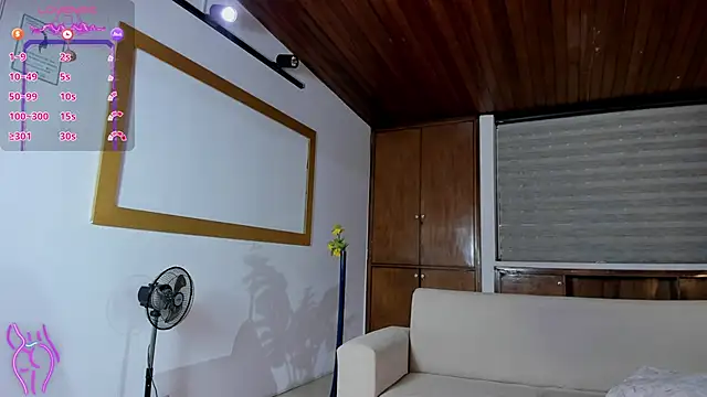 Saara_Corraless's cam snapshot