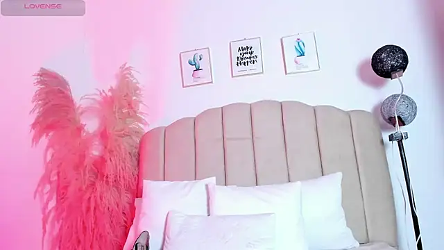 _aithanaa_'s cam snapshot