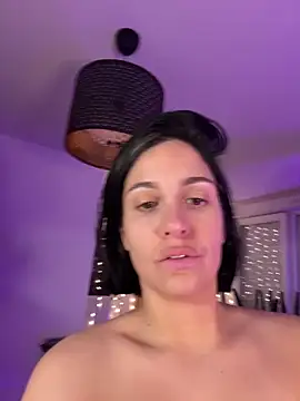 LaPetiteKim live sex cam