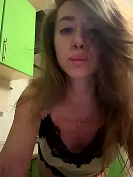 MarinaDiva11_74's cam snapshot