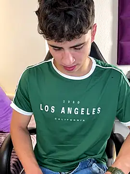 AdrianRinaldi live sex cam