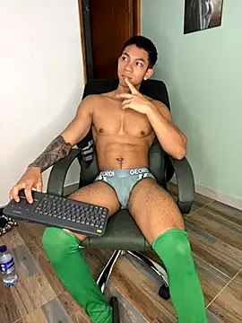 jackson_cruz's cam snapshot