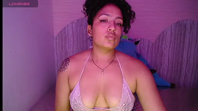 tamara_brown_t's cam snapshot