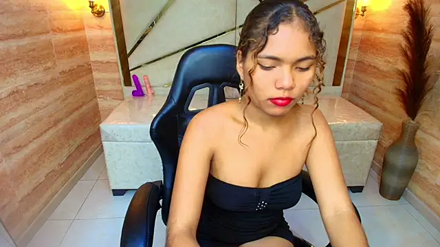 lirianne_thorne_r's cam snapshot