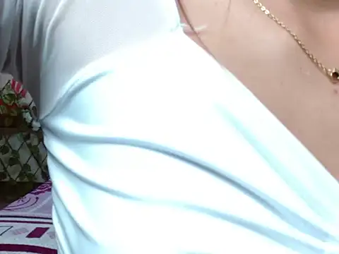 LuluKiss_'s cam snapshot