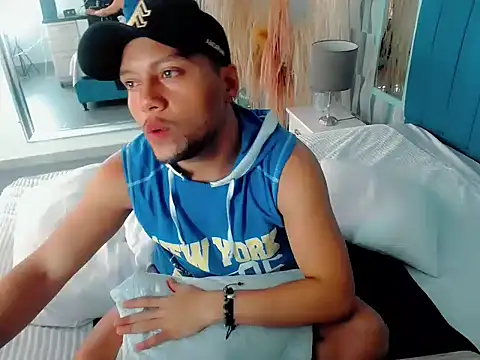 sebastian_cruz_'s cam snapshot