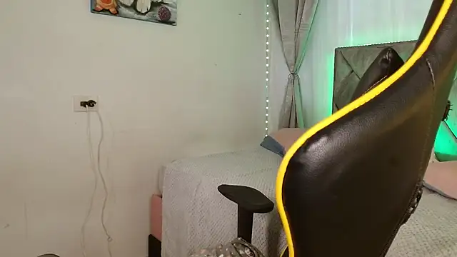 melaniibear's cam snapshot