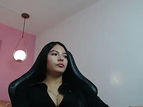 charlotte_jhonson_t_'s cam snapshot