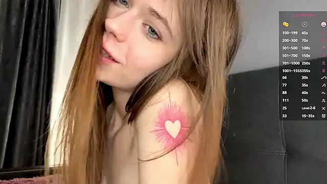 YourLittleElfie's cam snapshot