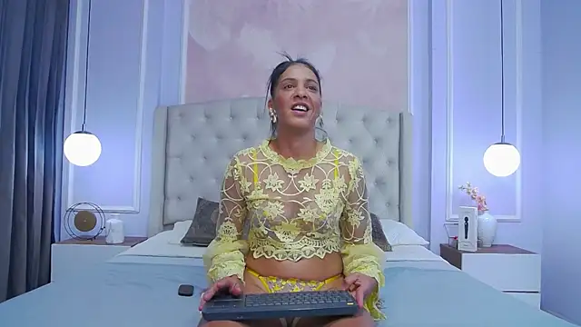 JoannaCox's cam snapshot