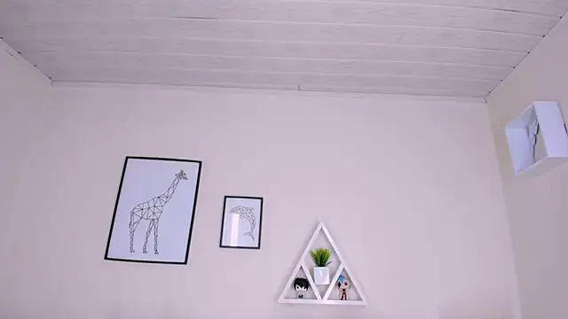 LusyKitty's cam snapshot