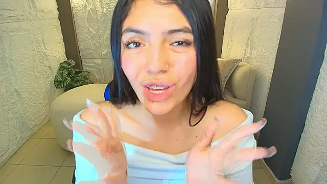 cami_goddess_r's cam snapshot