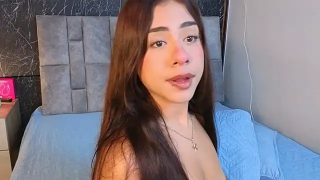 emmi_collinss's cam snapshot