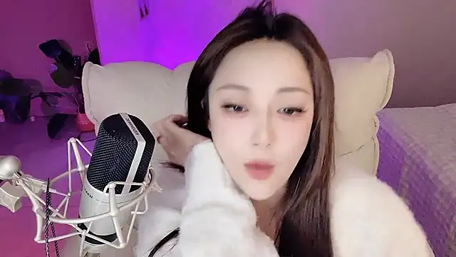 Daisy-77 live sex cam